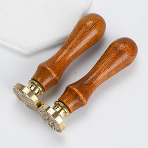 Juego de Sellos de Cera Navideños con Mango de Madera y Cabezas de Latón para Decoración, Manualidades y Regalos - Product Image 2