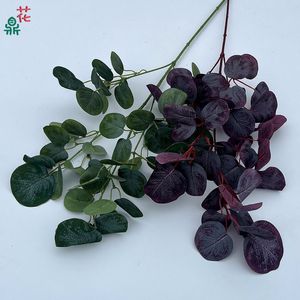 Bouquet de feuilles d'eucalyptus artificielles vertes et fleurs en soie violettes pour décorations de mariage - Product Image 3