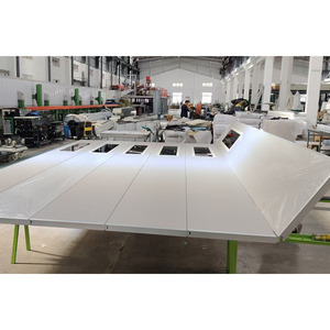 <span class=keywords><strong>Porte</strong></span> <span class=keywords><strong>de</strong></span> <span class=keywords><strong>garage</strong></span> sectionnelle <span class=keywords><strong>motorisée</strong></span> pour villa, facile à installer, en aluminium texturé bois moderne, pour usage résidentiel - Product Image 4