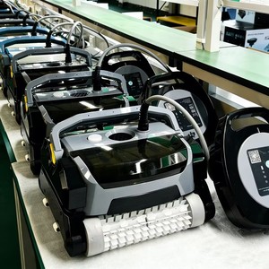 WC-1014 ODM/OEM Wired Automatic Climbing Wall Vacuum Outdoor Pool Cleaning Robot for Swimming Pool-Us <b>Plug</b> - Product Image 4