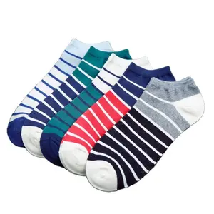 Mans Großhandel billig gestreifte Muster kurze Socken Herren Socken