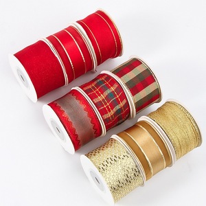 Pita Satin Merah Motif Tartan Berpinggir Emas 63mm Grosir, Pita Kemasan Kado Berkualitas Tinggi, Pita Emas Natal - Product Image 4