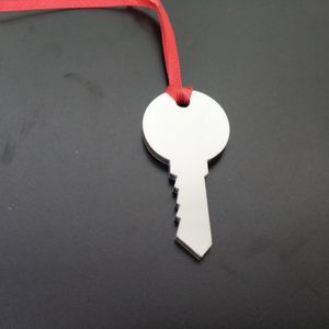 Noël clé forme père noël chaussettes MDF bois ornement porte-clés arbre déco ornement 100 pièces Min. Sublimation blancs suspendus - Product Image 5