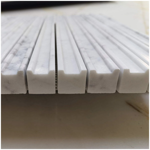 Carreaux <span class=keywords><strong>de</strong></span> mosaïque cannelés en marbre blanc <span class=keywords><strong>de</strong></span> Carrare 10 mm pour hôtels, salles <span class=keywords><strong>de</strong></span> bain, chambres, couloirs - Mur décoratif au design moderne - Product Image 5