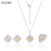 Bride Talk 3A Parure de bijoux pour femme en cuivre avec zircone cubique CZ jaune, motif étoile pavé halo et bande fendue en forme de coussin, comprenant collier, bague et boucles d'oreilles
