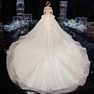 Nouveau Style blanc traînant <span class=keywords><strong>robe</strong></span> de mariée pour la mariée hors épaule mince <span class=keywords><strong>robe</strong></span> de mariée en gros - Product Image 4