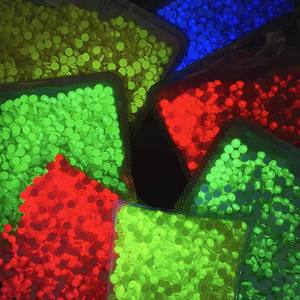 Yanıştırıcısız Kristal Taşlar Yüksek Kalite Fabrika Toptan Satış SS6'dan SS30'e Neon Renkler Düz Taban Cam 2 Paket Kurşunsuz - Product Image 1