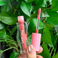 Tubo de Brillo Labial de Vidrio Ondulado, Botella Transparente con Tapa Rosa, Logotipo Personalizado, OEM, Marca Privada, MOQ Bajo, Directo de Fábrica