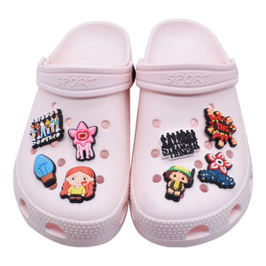 Personaje Avatar Precio de fábrica Pulsera de PVC de goma extraíble Zueco Decoración Encantos <span class=keywords><strong>Stranger</strong></span> <span class=keywords><strong>Things</strong></span> Shoe Charms para venta al por mayor - Product Image 3