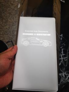 Porte-documents d'immatriculation et d'assurance de voiture en plastique PVC personnalisé Porte-documents d'immatriculation de véhicule Portefeuille de manuel de voiture - Product Image 5