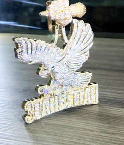 Pendentif Aigle Glacé |   Pendentif Hip Hop en Moissanite |   Pendentif personnalisé en forme d'oiseau |   Argent sterling certifié de luxe plaqué or | - Product Image 1