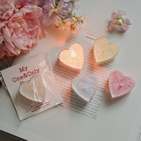 Duftende kleine handgemachte Valentinstagsgeschenke Teelichter Aromatische Kerzen Herzförmige Aromatherapie-Teelichter Duftkerze