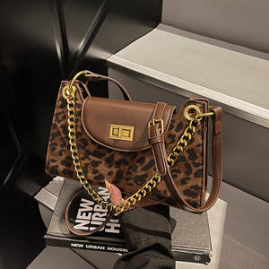 Nuevo Bolso Bandolera con Estampado de Leopardo, Moda 2026, Versátil, con Hebilla de Cadena y Forma Cuadrada, Bolsos de Mano para Mujer - Product Image 4