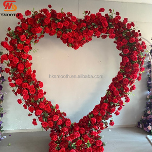 Arche florale en forme de U avec roses rouges éclatantes, arche de fleurs artificielles en soie rouge dense, accessoire romantique pour entrée de mariage - Product Image 3