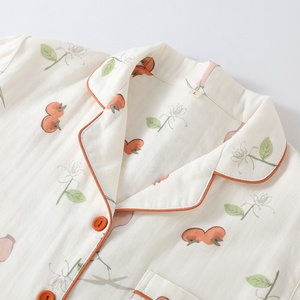 <span class=keywords><strong>Pigiama</strong></span> da Donna Personalizzato all'Ingrosso Primavera Autunno con Stampa Floreale a Cartoni Animati, Colletto Reversibile e Realizzato in <span class=keywords><strong>Cotone</strong></span> - Product Image 3