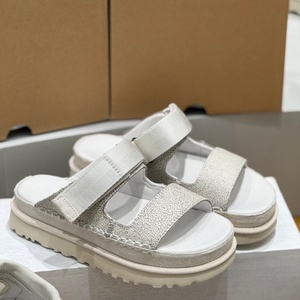 Nouvelles sandales décontractées en cuir semi-glissant pour hommes, avec logo personnalisé, semelle épaisse et maille respirante, vente en gros de haute qualité - Product Image 2