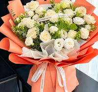 Papier d'emballage en rouleau imperméable en plastique à fleurs magnifiques, le plus vendu en gros pour cadeaux