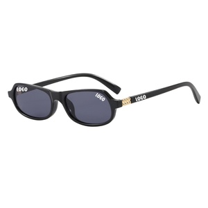 Lunettes de soleil classiques rétro années 90, style carré étroit, UV400, légères et confortables, pour hommes et femmes - Collection Mode 2026 - Product Image 1