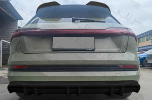 Kit carrosserie en fibre de carbone de style YCK - Compatible avec <span class=keywords><strong>Audi</strong></span> E-Tron 2021-2024 (lèvre avant, diffuseur arrière, spoiler, pare-chocs) - Product Image 3