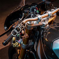 Lot de porte-clés moto 3D en métal, réaliste, avec mini-casque, pour cadeaux de motards