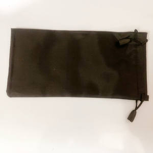 Étui à lunettes de soleil ZT noir 18x9 en microfibre, pochette élégante et universelle pour le rangement des lunettes de soleil - Product Image 2