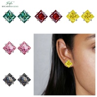 Boucles d'oreilles clous MEETMAY en argent S925 avec moissanite taille princesse |   Couleur champagne |   Plaqué or/argent |   Mariage/Anniversaire |   1 pièce