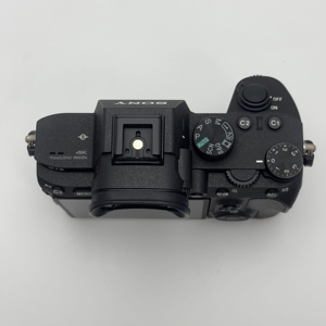 Appareil photo numérique hybride <span class=keywords><strong>Sony</strong></span> Alpha 7M3 (ILCE-7M3) d'occasion, boîtier nu, 24,2 MP, plein format, vidéo 4K HDR, pour photographie professionnelle - Product Image 5