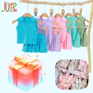 Ensemble de yoga Tiaose pour filles, boîte surprise, haut sans manches à col uni, jupe plissée à taille croisée, short intégré, personnalisable - Product Image 1