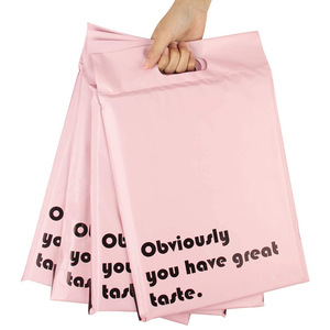 Grands sacs d'expédition compostables personnalisés en poly avec poignée en forme de coeur vêtements chaussures chaussettes emballage en plastique d'impression compostable - Product Image 3