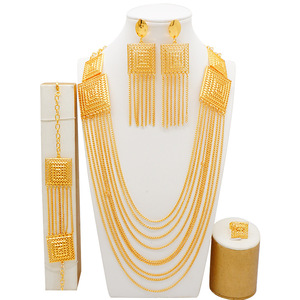 <span class=keywords><strong>Ensemble</strong></span> de bijoux de luxe de style Dubaï en gros - 4 pièces - <span class=keywords><strong>Ensemble</strong></span> de collier exquis d'inspiration africaine - Product Image 1