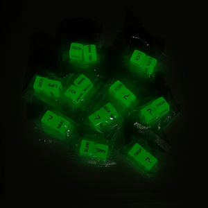 Секс-игра 2 шт. Набор 16 мм Светящиеся в темноте английские слова парные забавные секс-кости для мальчиков и девочек - Product Image 4