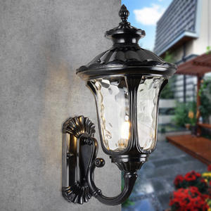 Applique murale de jardin extérieure de style rétro européen étanche à la pluie corps en PC Source de lumière LED forme de cylindre pour allée de balcon - Product Image 4
