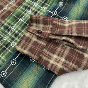 T-shirts surdimensionnés délavés à l'acide en flanelle streetwear de créateur avec logo Chemise à manches longues boutonnée à carreaux et strass pour hommes - Product Image 4