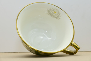 Set Tazza e Piattino in Fine Porcellana <span class=keywords><strong>Bona</strong></span> China 217ml, Elegante Tazza da Tè in Ceramica con Motivi Floreali, Fatta a Mano - Product Image 5