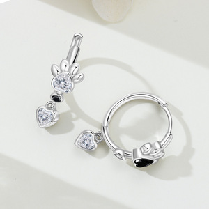 Pendientes/argollas con forma de corazón y estampado de garra en blanco y negro, estilo nuevo, diseño original, nicho, estilo de alta gama, venta al por mayor para mujer - Product Image 5