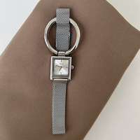 Montre tendance pour femme avec grand cadran circulaire, motif léopard, bracelet en maille, bracelet tissé pour femme d'âge mûr, montre carrée rétro pour femme