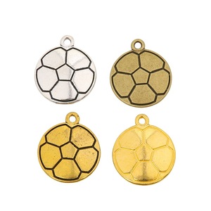 Dijes de Balón de Fútbol para la Creación de Joyas, Colgantes Grabados de Aleación de Zinc de 22x19x3mm, 4 Colores - Product Image 5