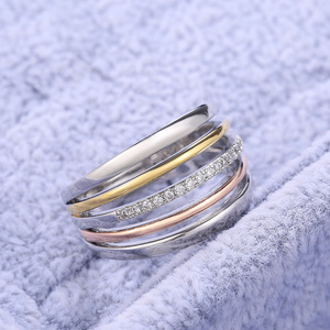 Anello a tre tonalità e più file per donna, stile trendy, accessorio da dito alla moda per feste, idea regalo - Product Image 4