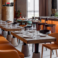 Ensemble de mobilier de restaurant personnalisé J2S Hotel, sièges en banquettes commerciales, table et chaises en bois pour projets d'aménagement intérieur de café moderne