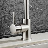 Robinet d'eau gourmet Robinets de cuisine Robinet mitigeur d'eau chaude et froide Articles sanitaires en acier inoxydable Robinet de cuisine à une poignée
