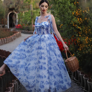 Robe midi en organza à imprimé floral, épaules dénudées, taille empire, fermeture éclair sur le devant, robe de cocktail transparente - Product Image 2