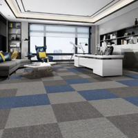 Carreaux de tapis de bureau modernes et écologiques 50x50 hôtel de luxe revêtement de sol en polypropylène PP ignifuge Carreaux de tapis support en PVC