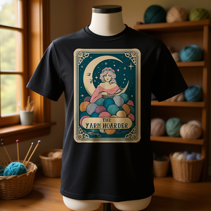 Camiseta Vintage Gótica con Diseño de Carta del Tarot para Amantes del Tejido, el Ganchillo y la Crochet - Product Image 3