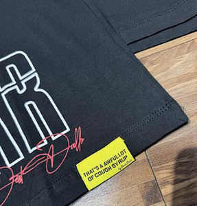 Camisetas de Hombre de Alta Calidad con Estampado 'Eso es MUCHO jarabe para la tos', de Diseñador de Marca Popular, con Estampado Escaneable, de Manga Corta - Product Image 6