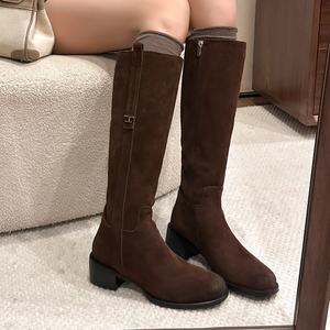 Botas de media pantorrilla ajustadas, modernas y versátiles para mujer, para otoño e invierno, con tacones gruesos. - Product Image 5