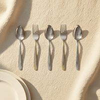 Ensemble de couverts de luxe moderne en acier inoxydable 18/0 à motif gaufré, avec manche décoratif, cuillère et fourchette, durable et facile à nettoyer