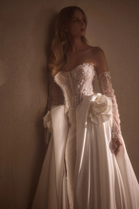 Mily Bridal MHL637 Reiß verschluss zurück Baskisches Korsett Schatz Abnehmbarer Zug 2 in 1 Spitze Brautkleid mit Bolero - Product Image 2