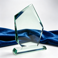 Cérémonie de remise de médailles pour entreprise sportive : Trophée en cristal de verre Ice Peak, écologique et personnalisable