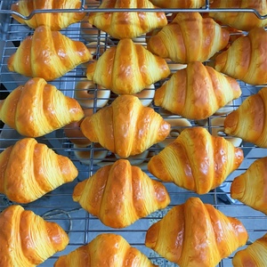 3,1 pouces, 1 pièce, Mignon modèle de pain simulé, Décoration pour la maison et la cuisine, Pains décorés de sucre en poudre, Jouets muraux DIY, Présentoir à croissants - Product Image 3