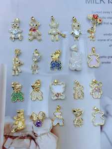 Colgante de Oro 18k al por Mayor con Micro Pavé de Zirconia, Múltiples Estilos: Corazón y Osito de Peluche - Product Image 4